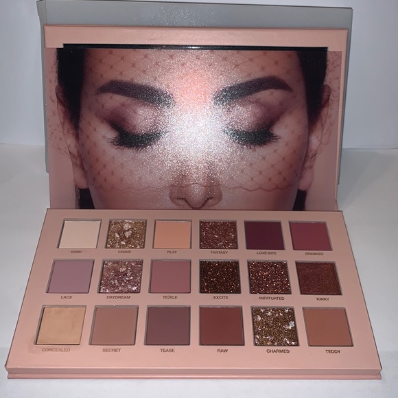 HUDA BEAUTY Other - Huda Beauty New Nudes Eyeshadow Palette w Box